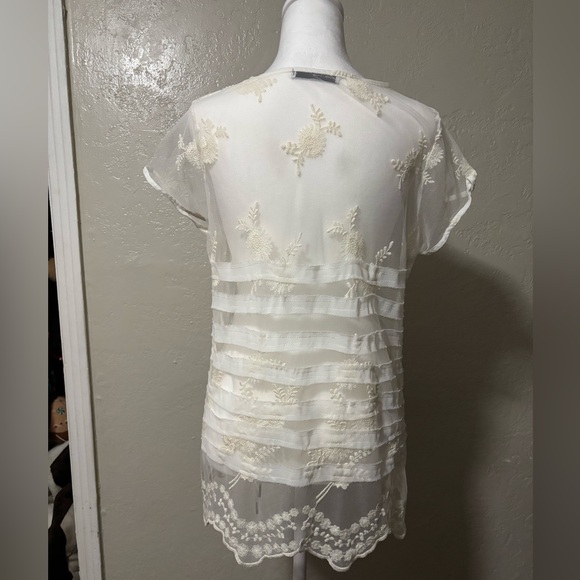 Bishop and Young Lace top - Picture 2 of 5